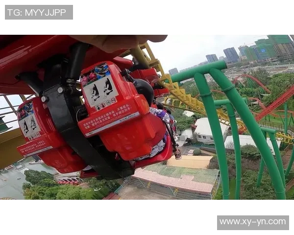 当足球明星挑战中国过山车的惊险体验与欢乐瞬间